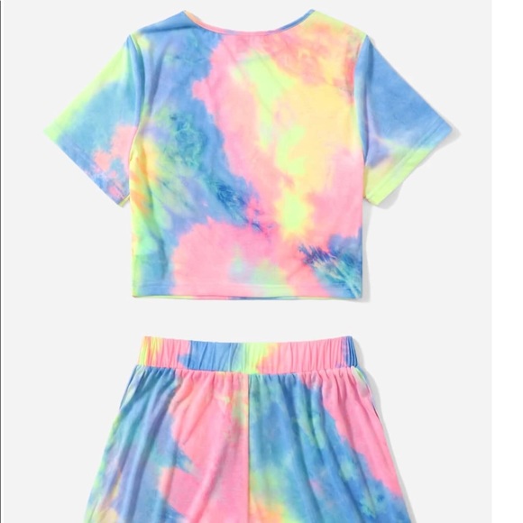 New- Tie Dye Print Tee & Drawstring Waist Shorts Set - Picture 4 of 5
